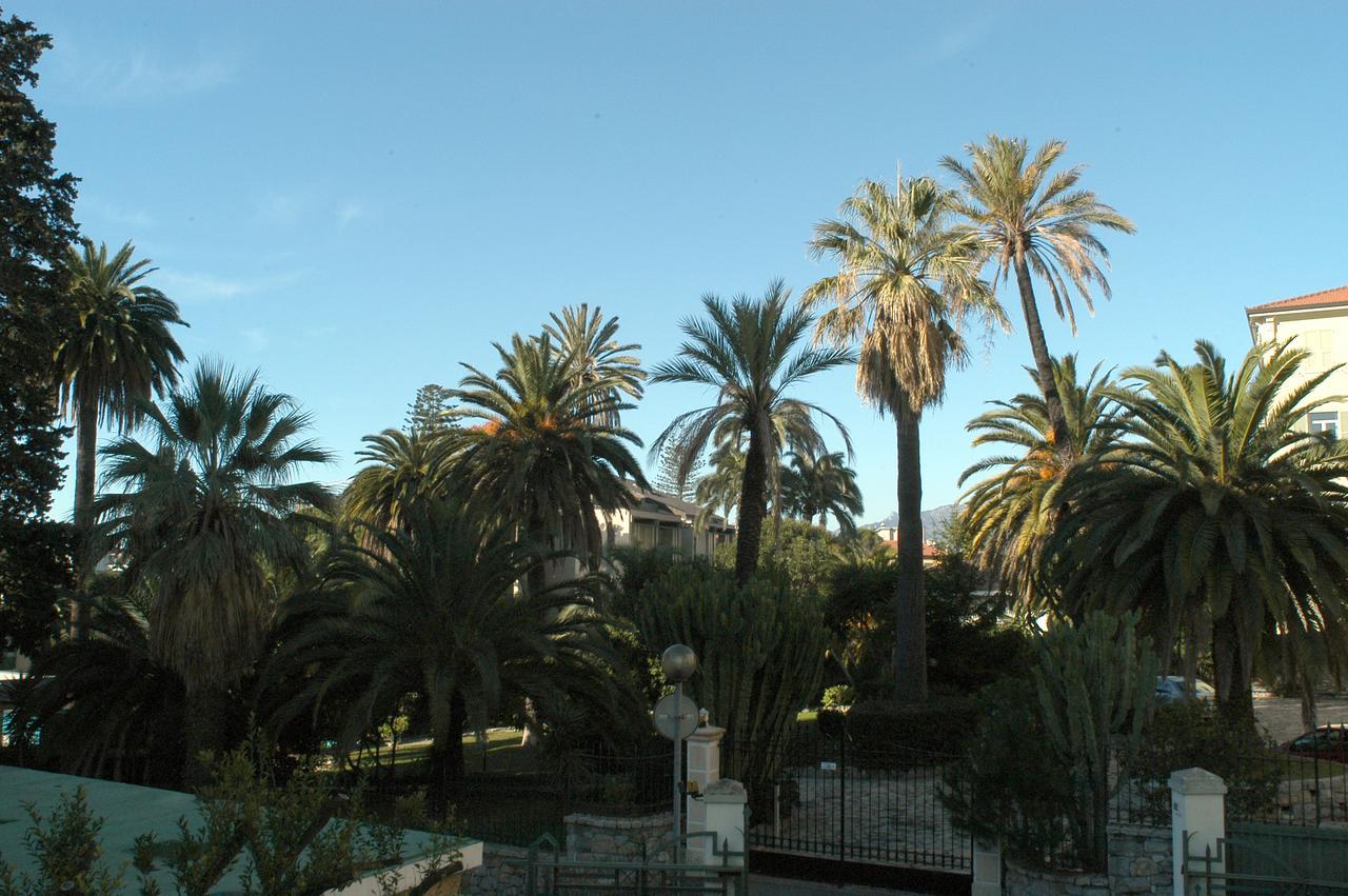 Villa Virginia Bordighera Buitenkant foto